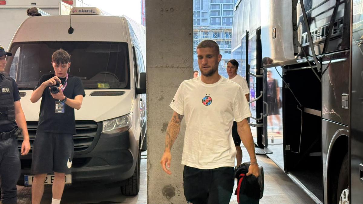 Fotbaliștii lui FCSB au mers pentru prima dată cu noul autocar
