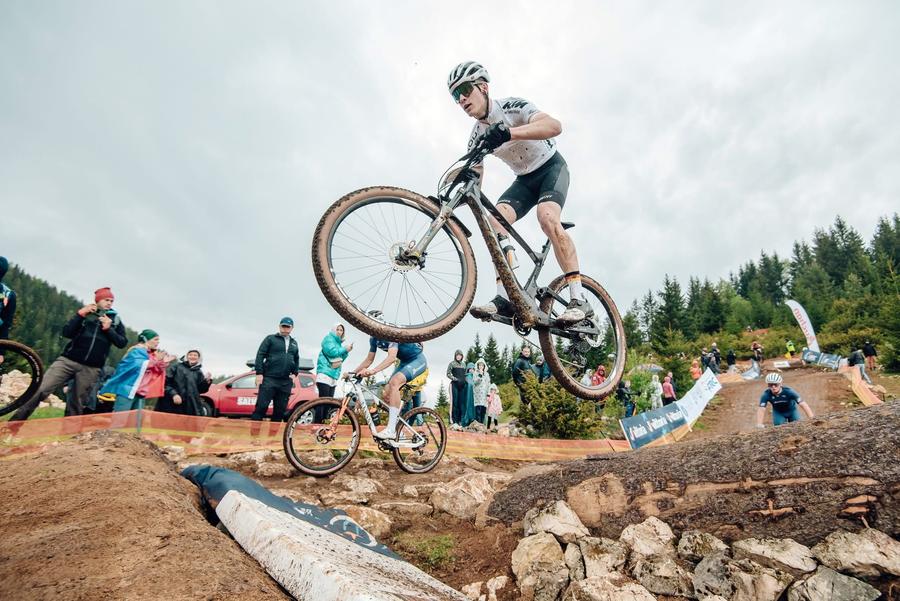 Auchan susține viitorii campioni ai ciclismului european la Cheile Grădiștei, gazda Campionatului European de MTB pentru Tineret