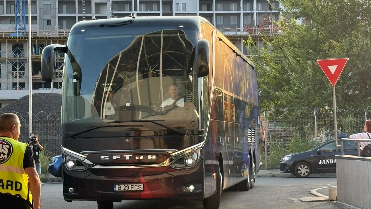 Fotbaliștii lui FCSB au mers pentru prima dată cu noul autocar