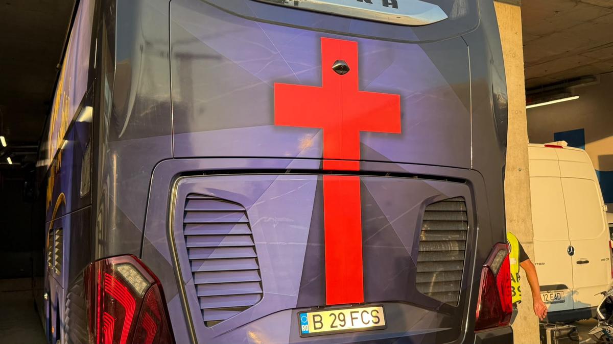 Fotbaliștii lui FCSB au mers pentru prima dată cu noul autocar