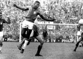 Tricoul lui Pele din finala Cupei Mondiale 1958, vândut pentru o sumă COLOSALĂ