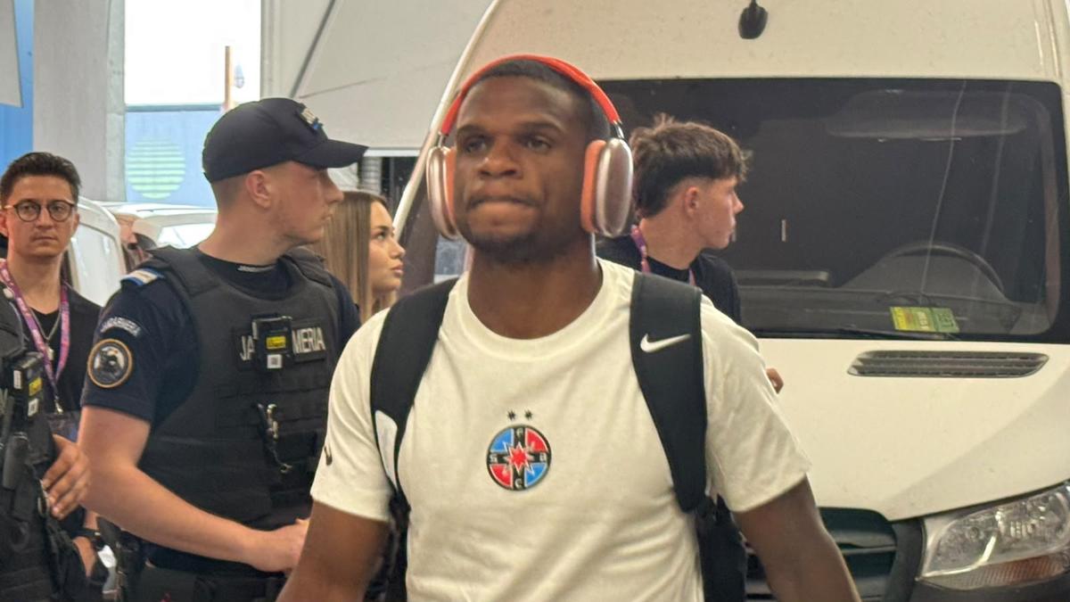 Fotbaliștii lui FCSB au mers pentru prima dată cu noul autocar