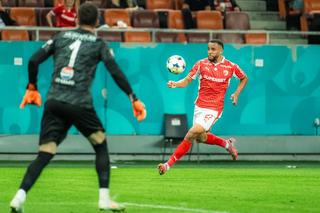 Se schimbă fundașul dreapta la Dinamo: Maxime Sivis este pe picior de plecare! Vine un spaniol, plus alte soluții de înlocuire