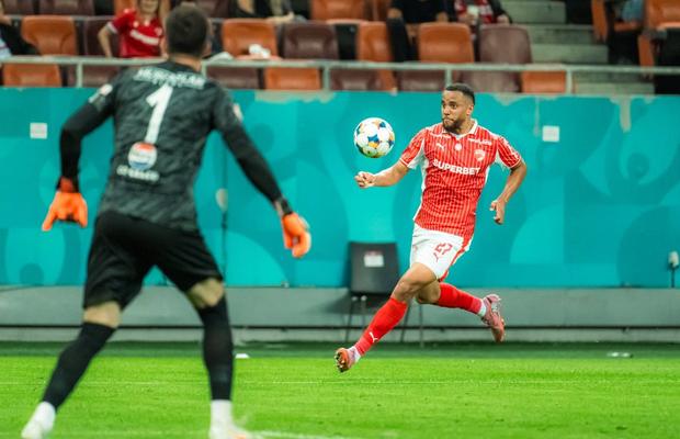 Se schimbă fundașul dreapta la Dinamo: Maxime Sivis este pe picior de plecare! Vine un spaniol, plus alte soluții de înlocuire