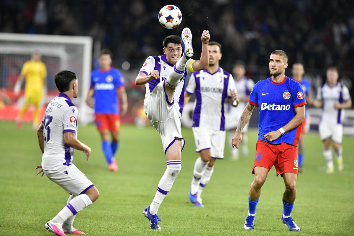 Tăiați cu „șeptarul” » Tavi Popescu a luat pe cont propriu FCSB - FC Argeș și l-a tranșat prin două faze
