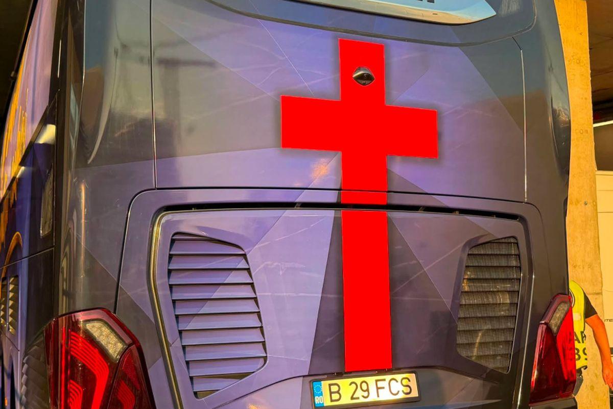 Crucea mutată pe spate! » Cum arată noul autocar al lui FCSB, după colantare: imagini din Ghencea