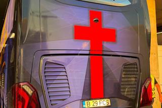 Crucea mutată pe spate! » Cum arată noul autocar al lui FCSB, după colantare: imagini din Ghencea
