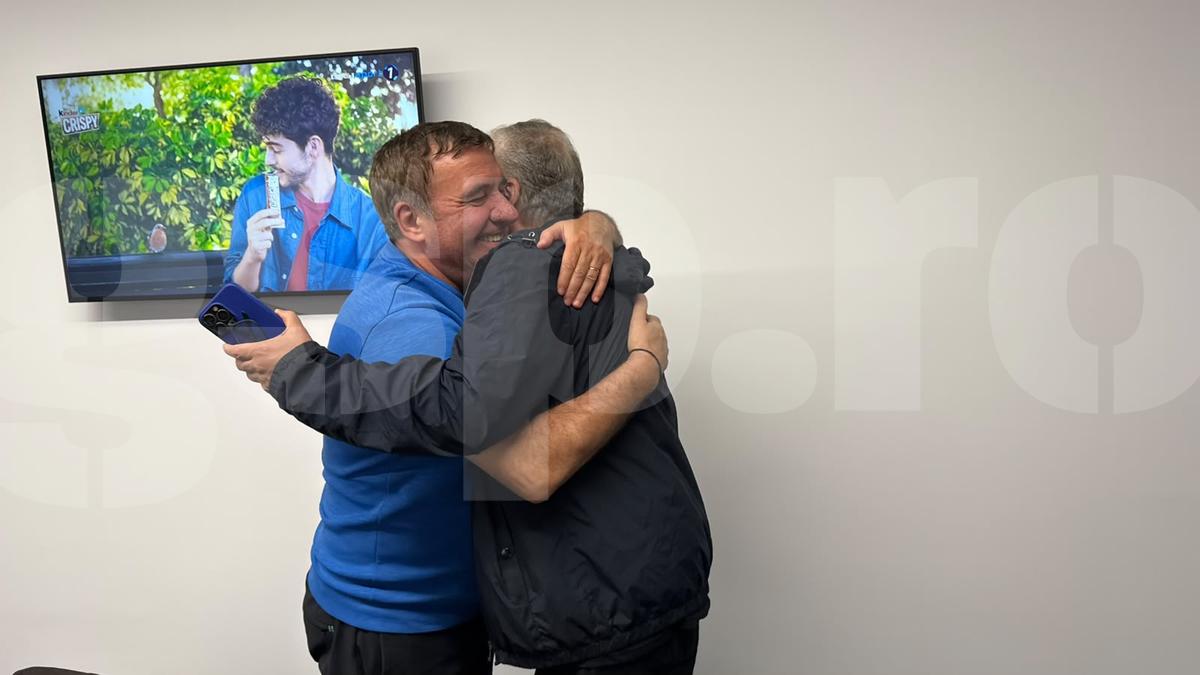 Reacția lui Gică Hagi la revederea cu Dan Petrescu » Imaginile serii, la pauză, în Ghencea
