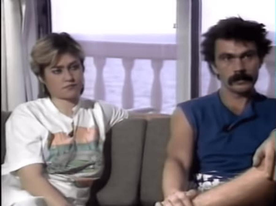 Nadia Comăneci a ajuns în SUA cu ajutorul lui Constantin Panait, un personaj acuzat apoi că o luase aproape captivă pe Miss Perfect în SUA 10 mituri despre Nadia Comăneci și soții Karolyi: adevăr și ficțiune la 50 de ani de la primul 10 » Omul șters din istorie și misterul bătăilor din sala de antrenament