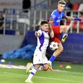 Tavi Popescu a zburdat în prima repriză cu piteștenii. Foto: Cristi Preda (GSP)