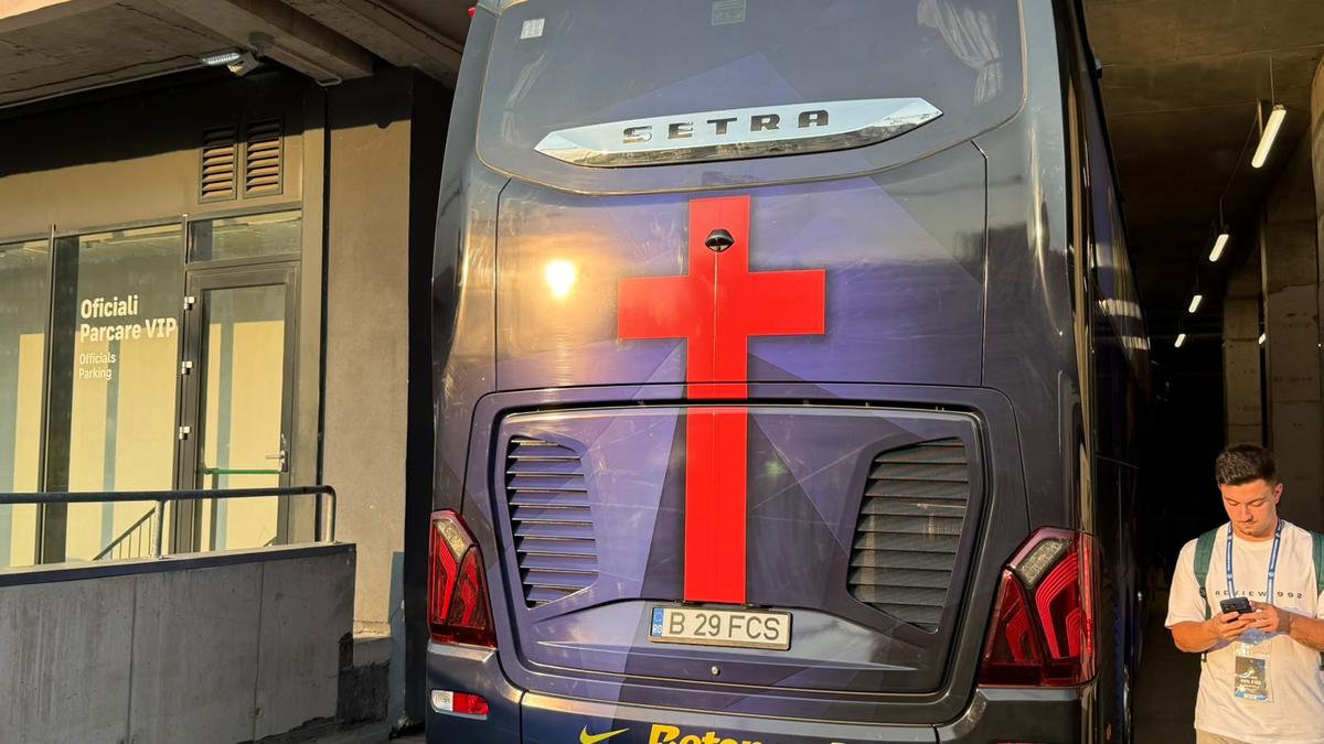 Fotbaliștii lui FCSB au mers pentru prima dată cu noul autocar