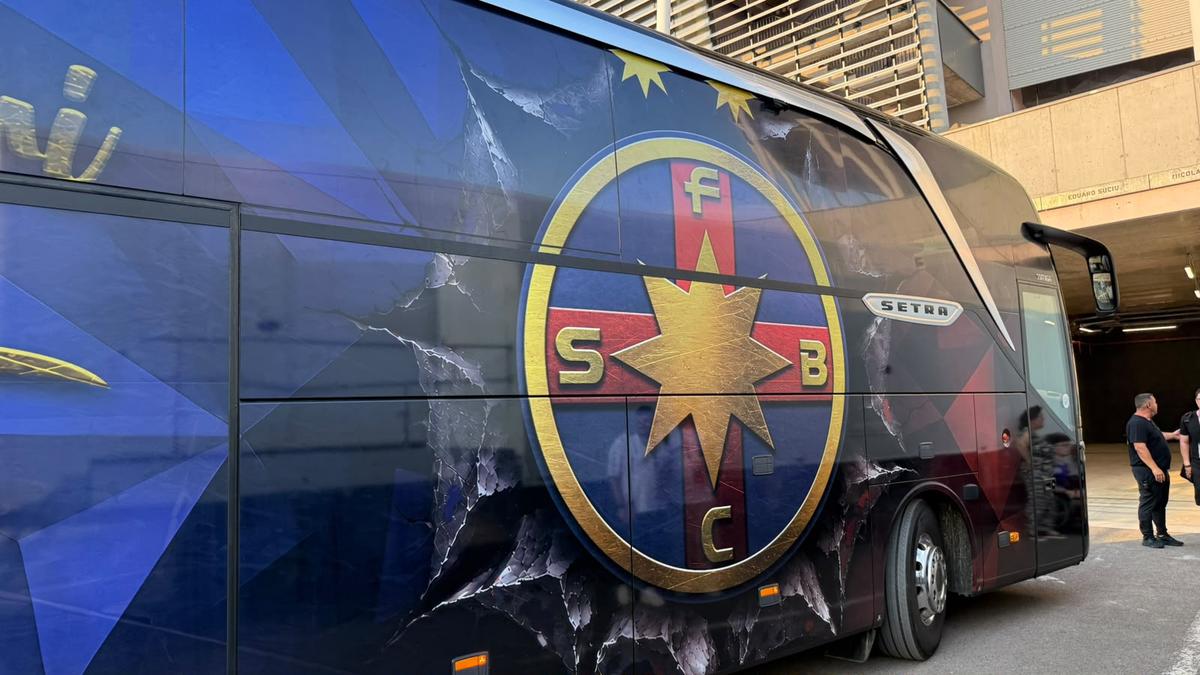 Fotbaliștii lui FCSB au mers pentru prima dată cu noul autocar