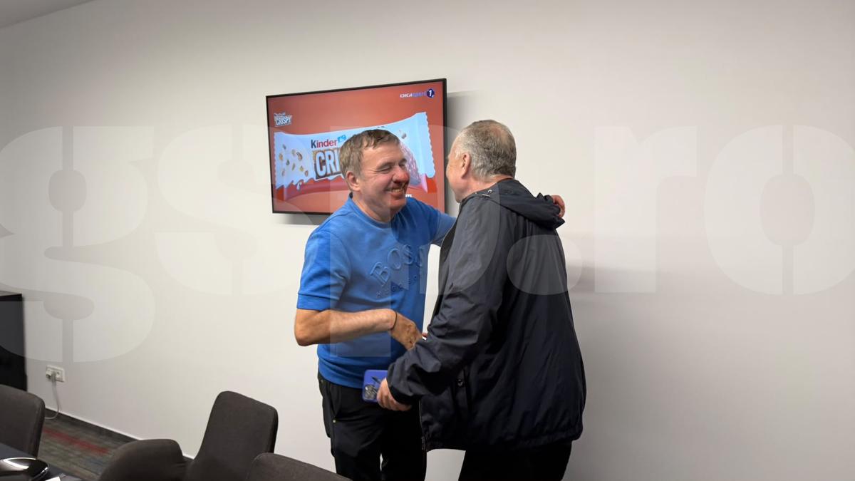 Reacția lui Gică Hagi la revederea cu Dan Petrescu » Imaginile serii, la pauză, în Ghencea