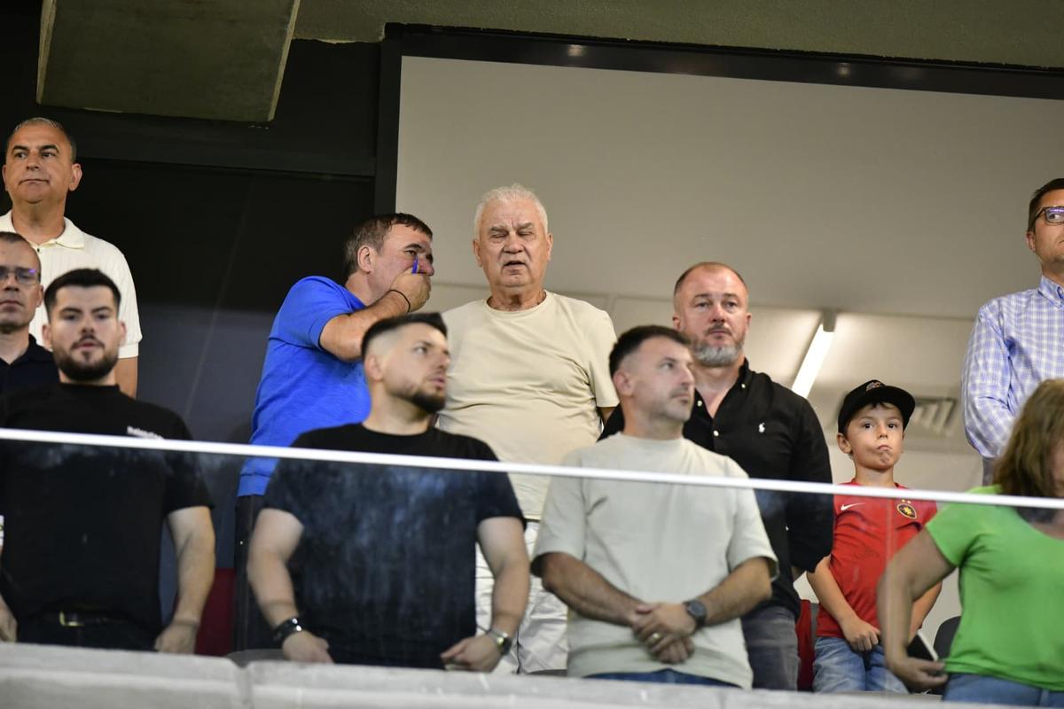 Tăiați cu „șeptarul” » Tavi Popescu a luat pe cont propriu FCSB - FC Argeș și l-a tranșat prin două faze
