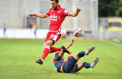 DINAMO // EXCLUSIV Andrei Sin, toate detaliile despre accidentare » Ce se întâmplă cu jucătorul după ce a ieșit agonizând de pe teren