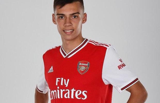 EXCLUSIV Cătălin Cîrjan a debutat la Arsenal U18 și vrea mai mult: „Muncesc din greu să fac pasul la prima echipă” » Vergil Andronache i-a dat încredere