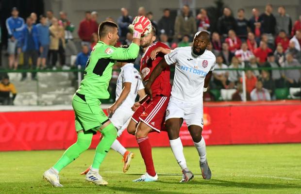 SEPSI - CFR CLUJ 1-1 // Jucătorii lui Dan Petrescu, mulțumiți cu remiza: „Am da meciurile din campionat pe o calificare în grupele Ligii Campionilor”
