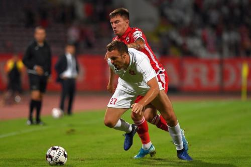 Gabriel Debeljuh (în alb) a semnat cu CFR Cluj
