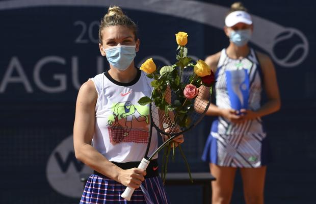 Concluzii după două săptămâni de tenis » Simona Halep: „E diferit și stresant, dar trebuie să ne adaptăm"