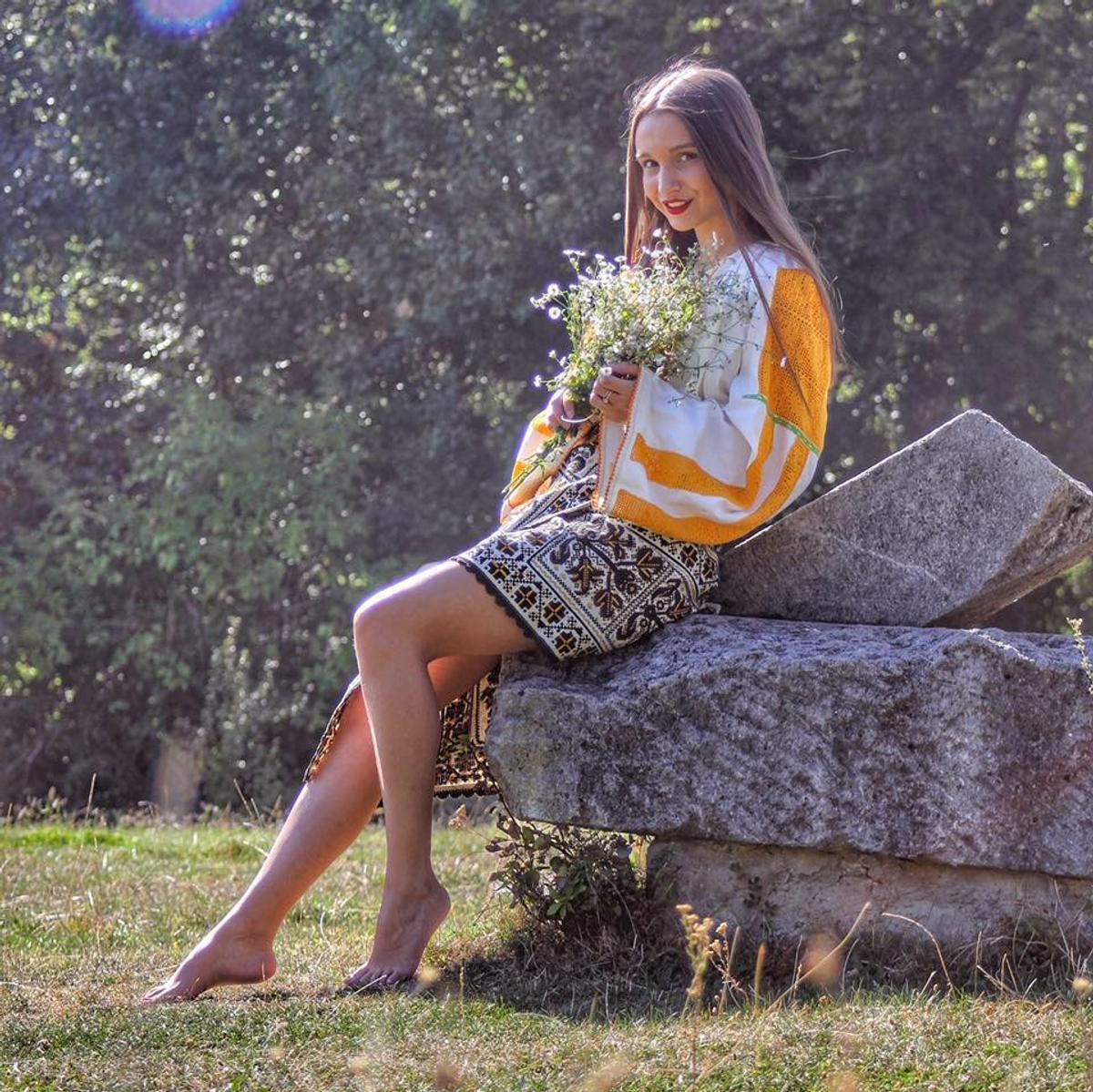 GALERIE FOTO. Debut pe micile ecrane » Fata lui Bodescu de la FRF, angajata lui Pandele!