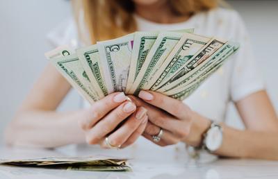 Creditul cu buletinul sau cum să faci rost rapid de bani până la salariu