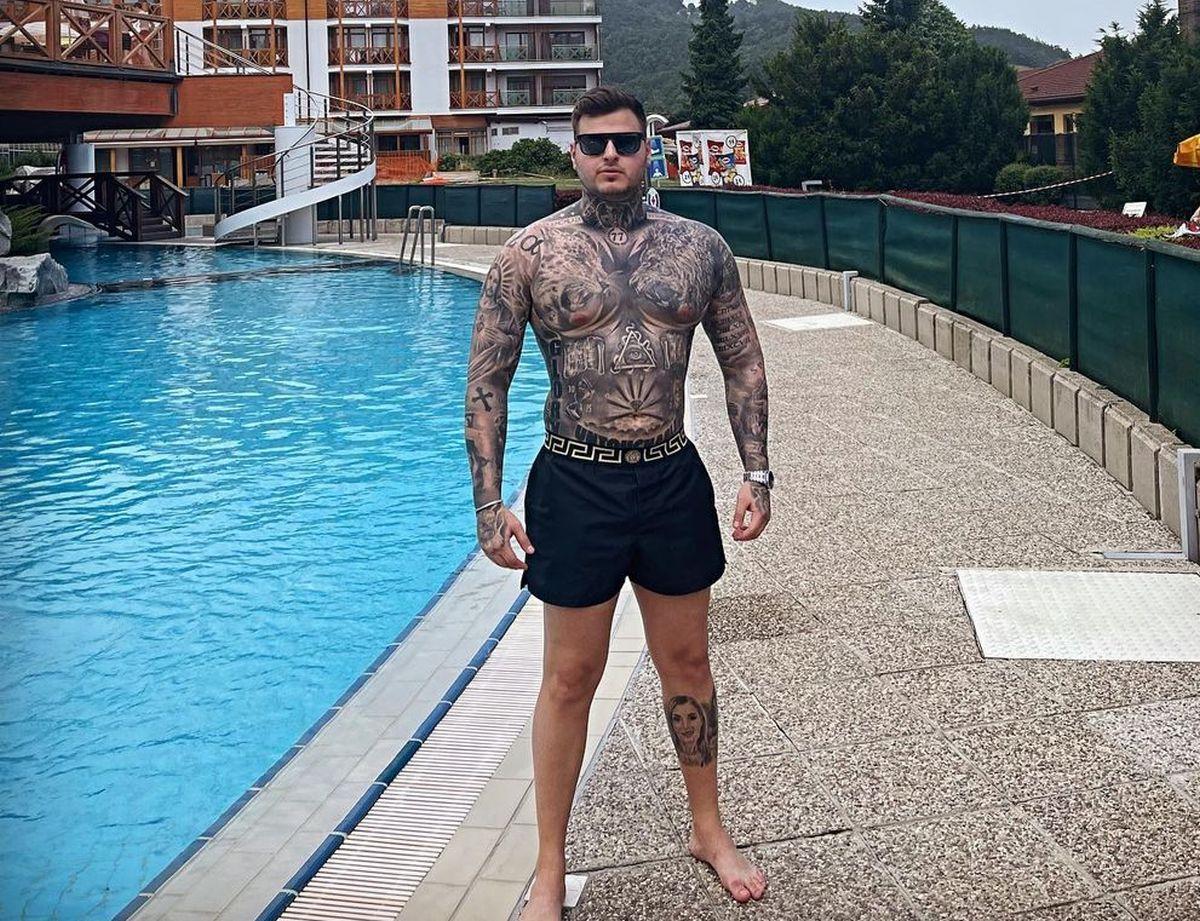 Povestea tatuajelor lui Adrian Mititelu jr.: capetele de lei, cifra magică și Cina cea de Taină