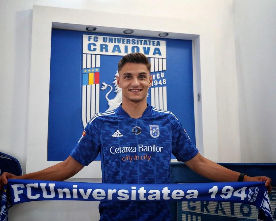 George Ganea/ foto Facebook @Fotbal Club Universitatea 1948 Mititelu nostalgic » A oficializat transferul fiului atacantului care i-a pus pe tavă Stelei titlul din '98!