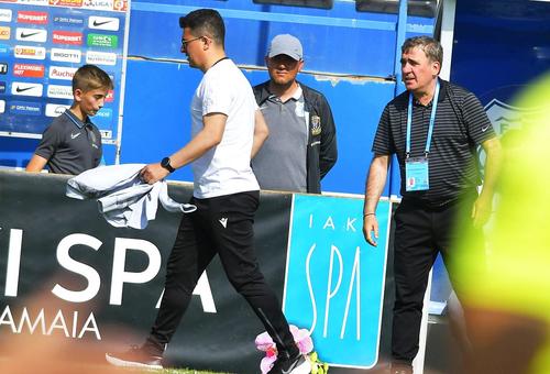 Andrei Prepeliță (36 de ani), antrenorul lui FC Argeș, l-a mustrat public pe Iasmin Latovlevici (36 de ani), din cauza declarațiilor oferite la finalul partidelor din Liga 1.