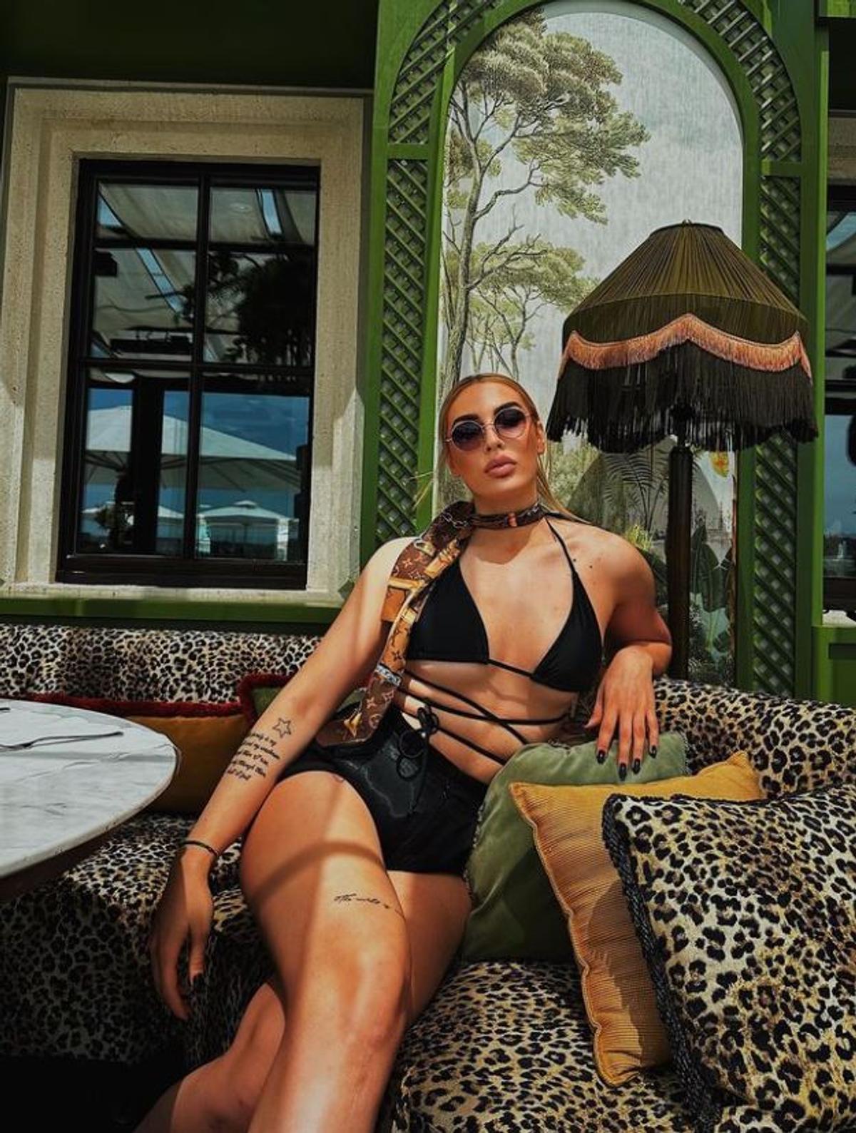 Fiica Anamariei Prodan, probleme la intrarea într-un club de fițe din Mamaia » Bodyguarzii nu au lăsat-o să intre, când au văzut cum venise îmbrăcată