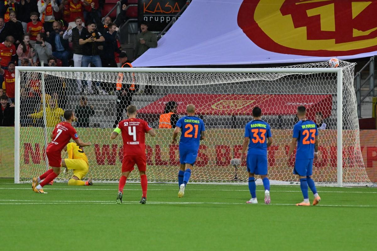 FCSB acuză arbitrajul după eliminarea cu Nordsjaelland: „Nu știu cât a controlat meciul”