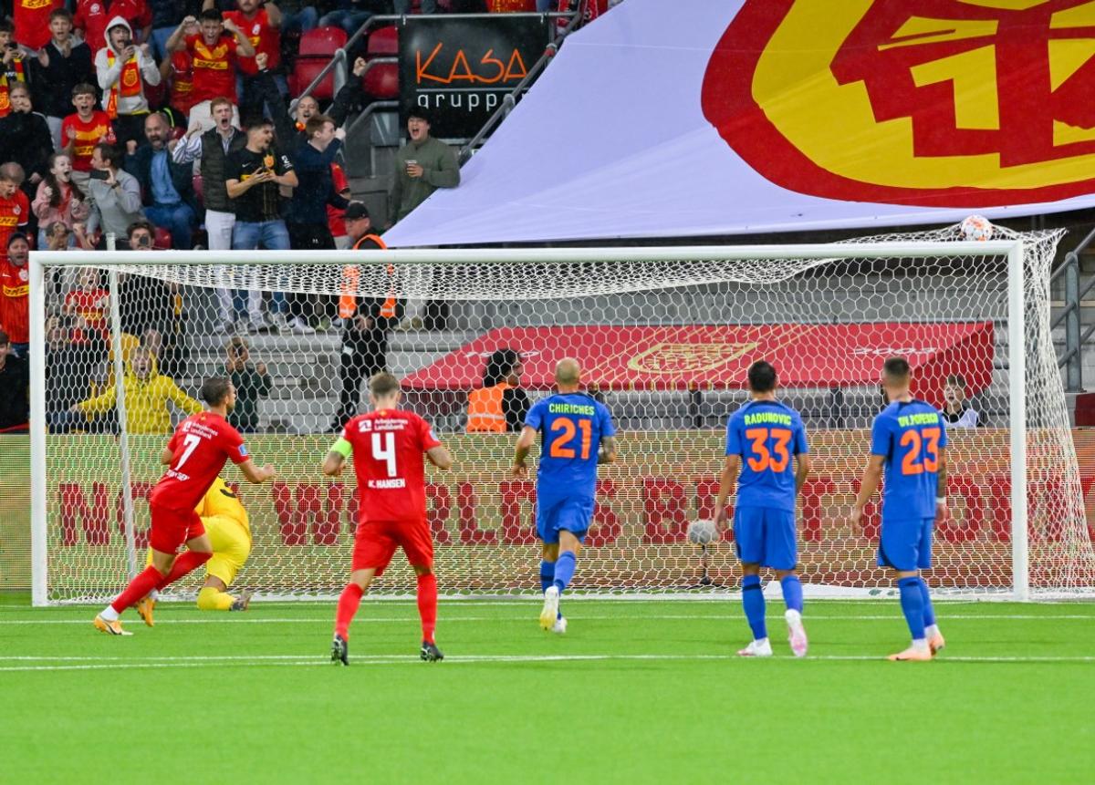 FCSB acuză arbitrajul după eliminarea cu Nordsjaelland: „Nu știu cât a controlat meciul”