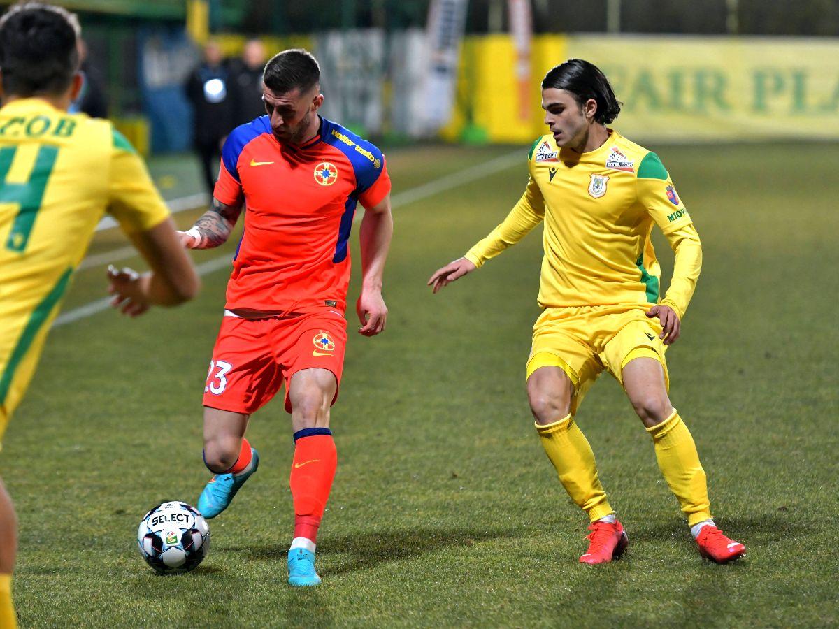 În urmă cu 3 sezoane era mare speranță în Superliga. Acum, fotbalistul format de Dinamo și Inter pozează ca fotomodel