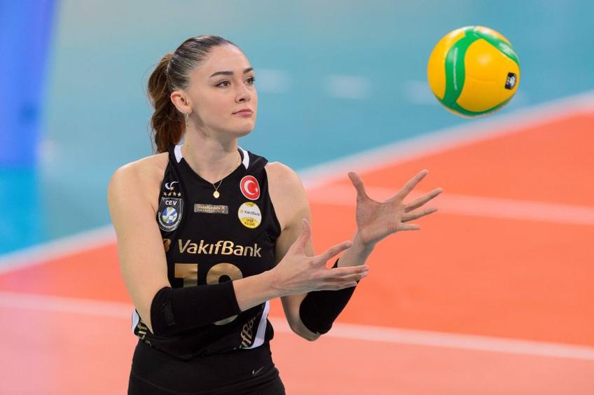 Zehra Guneș în tricoul echipei sale de club FOTO Imago Images