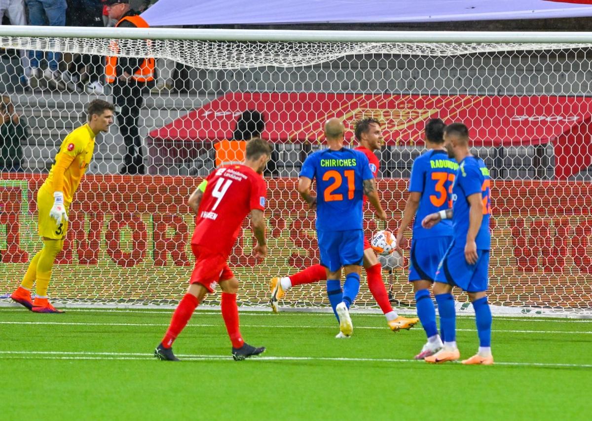 FCSB acuză arbitrajul după eliminarea cu Nordsjaelland: „Nu știu cât a controlat meciul”