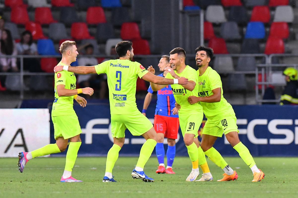 Arbitru bun, arbitru rău
