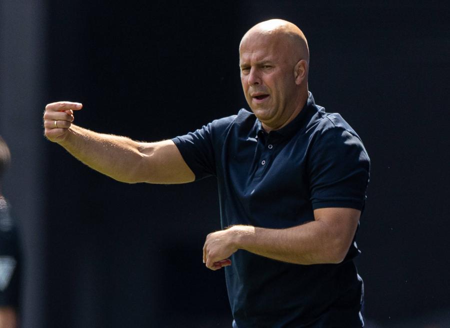 Arne Slot, în timpul partidei cu Ipswich / foto: Imago Primul meci din era Arne Slot, prima victorie pentru Liverpool » Ipswich a început bine, însă „cormoranii” și-au arătat clasa