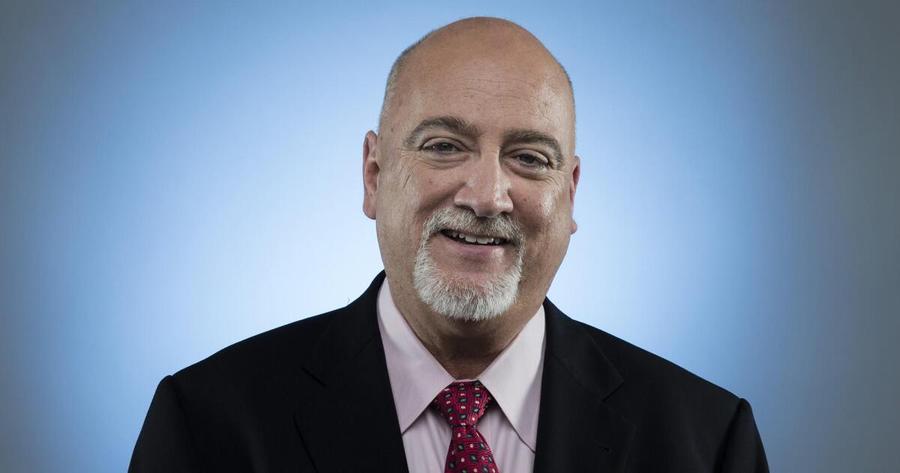 Bill Plaschke, L.A. Times Editorial violent în L.A. Times: „Duceți-vă dracului, zei olimpici corupți! Medalia nu are ce căuta în România”