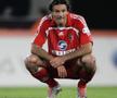 Un fost fotbalist a provocat o bătaie generală în parlamentul Turciei: pumni, sânge pe podea și acuzații de terorism!
