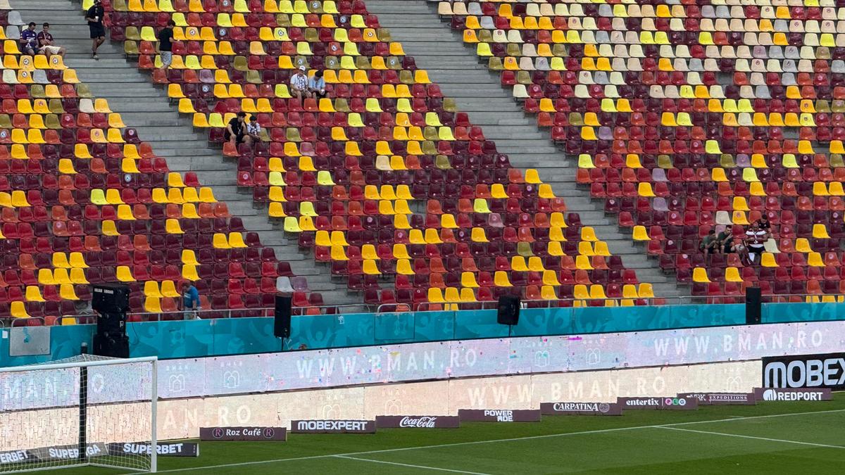 Galeria Rapidului încalcă regulamentul FRF la derby-ul cu FCSB