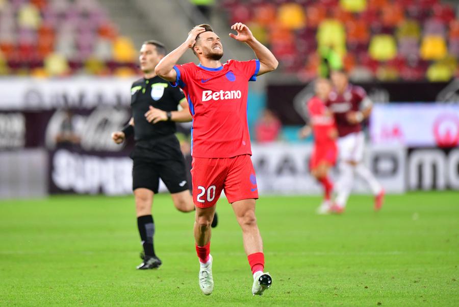 Dennis Politic nu și-a câștigat încă postul de titular la FCSB / foto: Cristi Preda (GSP.ro) Basarab Panduru, decepționat: „Acest jucător de la FCSB nu poate să dribleze un jucător de Liga 2!”