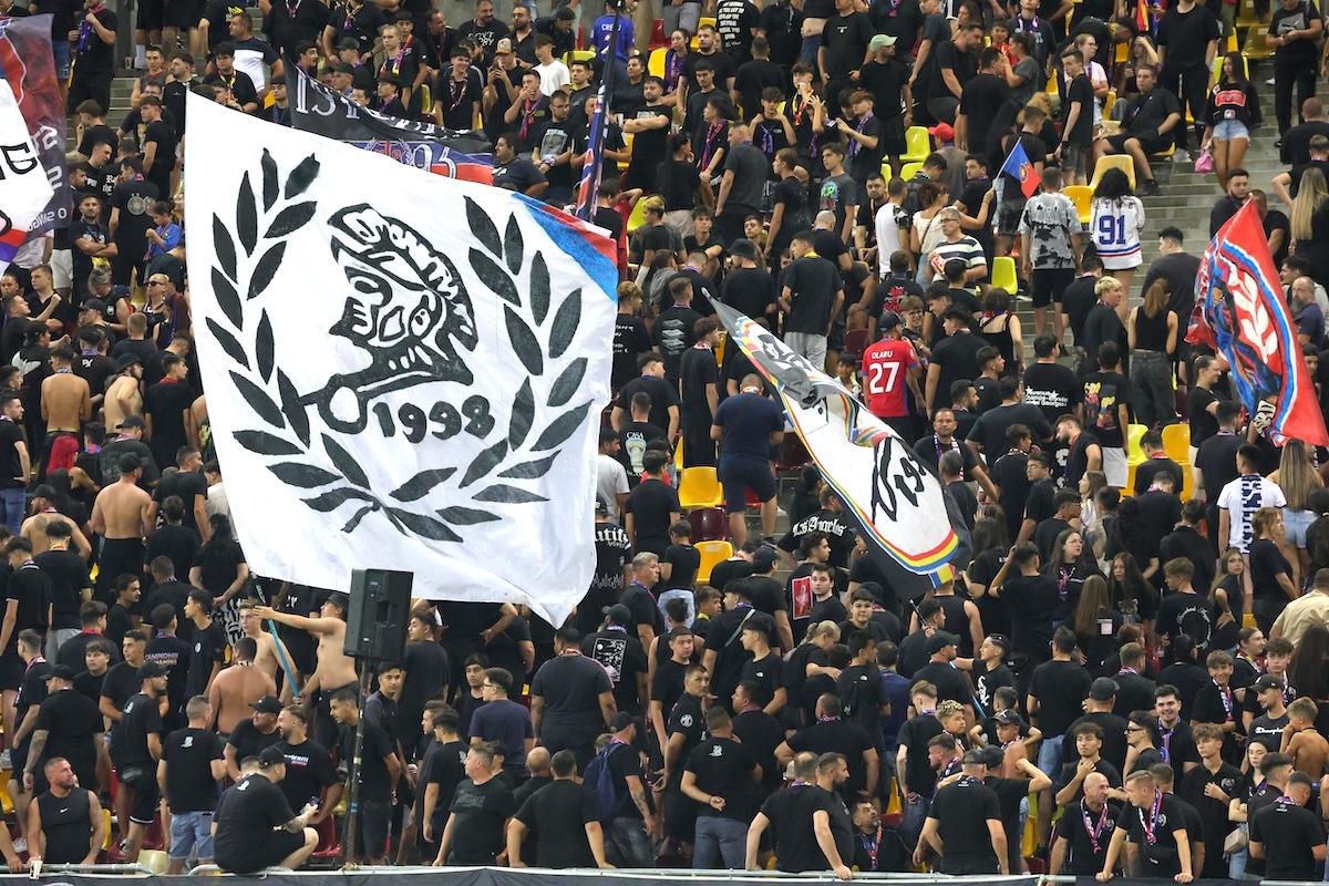„Imnul Golanilor”, torțe, rasism și înjurături » Cum a arătat debutul meciului Rapid - FCSB