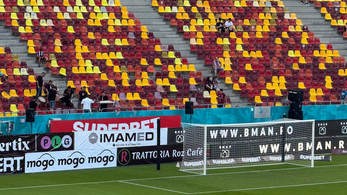Galeria Rapidului încalcă regulamentul FRF la derby-ul cu FCSB?! Detaliul surprins pe Arena Națională