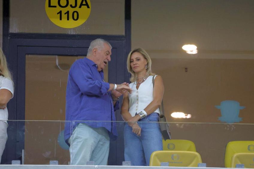 Diana Șucu, alături de fostul premier Călin Popescu-Tăriceanu, la Rapid - FCSB. FOTO: Ionuț Iordache