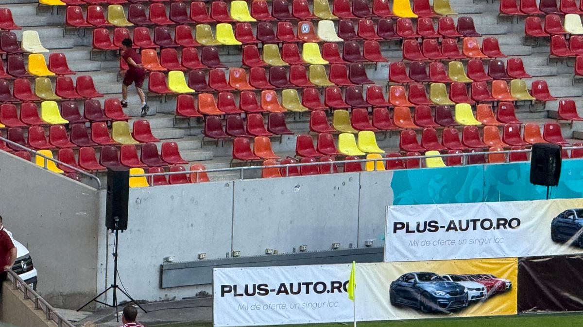 Galeria Rapidului încalcă regulamentul FRF la derby-ul cu FCSB?! Detaliul surprins pe Arena Națională