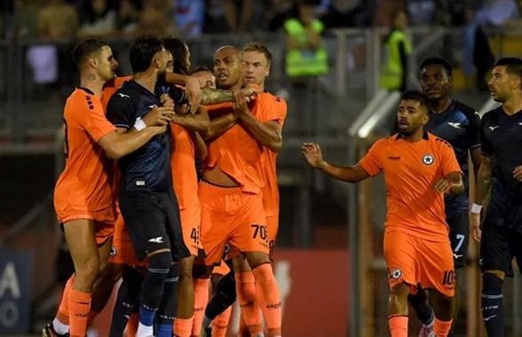 Imagini incredibile » Bătaie și haos în amicalul Lazio - Atromitos!