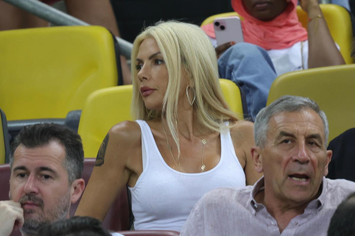 Una dintre cele mai controversate persoane din România a fost în tribune la Rapid - FCSB » A sfidat legea sub privirile tuturor