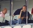 Mihai Stoica, vorbind la telefon, la pauza partidei dintre FCSB și FC Botoșani