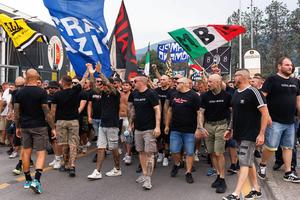 Ultrașii au luat foc după eliminarea rușinoasă din Cupă: „S-au terminat scuzele. Trebuie să combatem dictatura!”