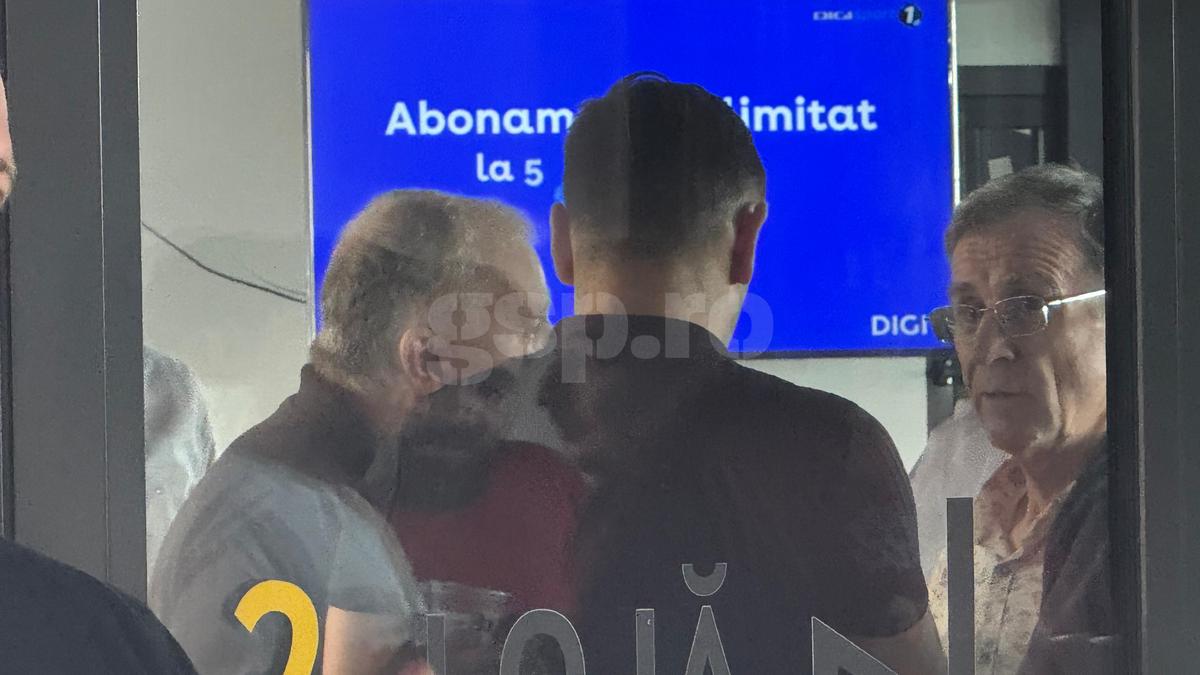 Edi Iordănescu, Gică Hagi și Dan Petrescu, prezenți pe „Arcul de Triumf” la FCSB - Botoșani / Foto: Ionuț Iordache GSP