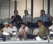 Mihai Stoica, vorbind la telefon, la pauza partidei dintre FCSB și FC Botoșani